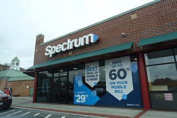 Spectrum 1024px-Bay_Terrace_Shopping_Center_td_(2022-02-16)_11_-_Spectrum