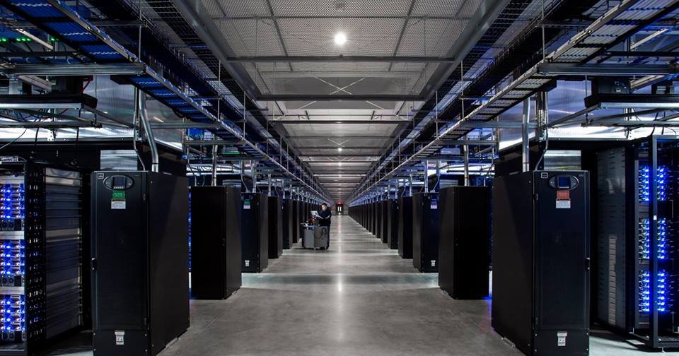 Facebook tests new network in Iowa data center - DCD