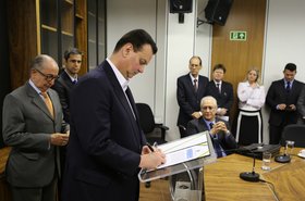 15.12 Ministro participa da cerimônia de assinatura de contrato entre Finep e Funttel.jpg