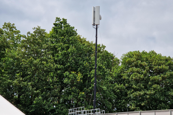 EE temporary masts