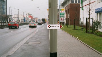 20000101 DE-CIX Sign Hanauer Landstraße_ Interxion Jan 2000.jpg