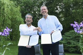 HIROSE-President Kazunori Ishii (left) and CEO Philip Harting are looking forward to their future cooperation
