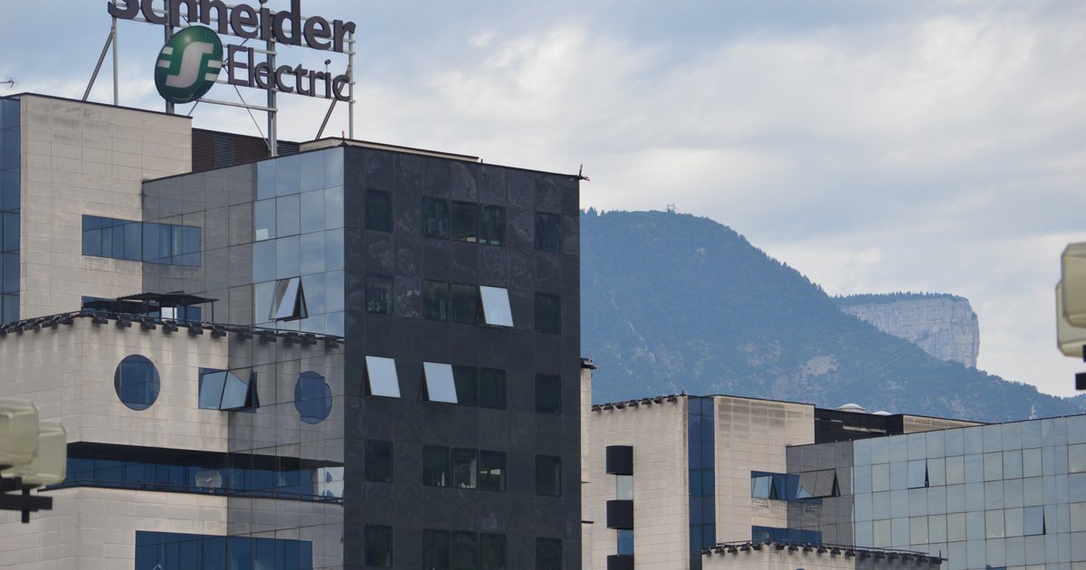 Schneider Electric sweetens Aveva bid to $11.6 bln in final offer