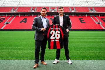 Thomas Mehrfort, head of sports and venues for EMEA at Extreme (left) at BayArena