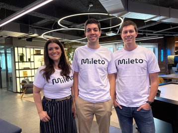 3. Giuliano Amaral, Priscilla Fraga, Victor B olonha_co-founders Mileto HRTech_abr2025 (1)