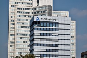 449px-TÜV-Rheinland-Hochhaus_Köln-Poll_2011.jpg