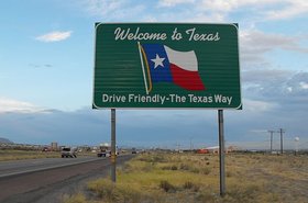 640px-Texas_welcome_sign_tim_patterson_wimkimed.original