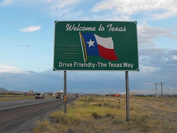 640px-Texas_welcome_sign tim patterson wim=kimedia.jpeg