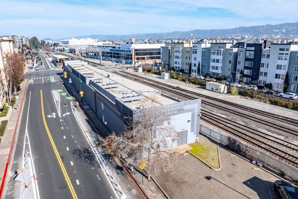 6440 Shellmound Street in Emeryville CA - lumen