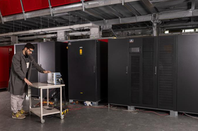 800x450-a-man-working-on-data-center