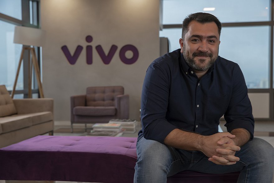 Adriano Severino Pereira_Head de Marketing e Produtos Digitais B2B da Vivo.jpg