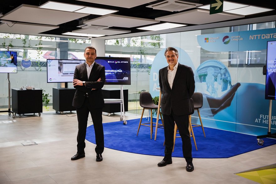 Alberto Granados, presidente de Microsoft España, y Sergi Biosca, CEO de NTT DATA España.jpeg
