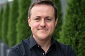Alex Marshall Headshot