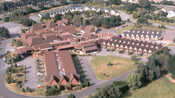 Ascot-Park-Hotel-Exterior.webp