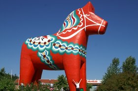 The world's largest Dalecarlian horse resides in Avesta