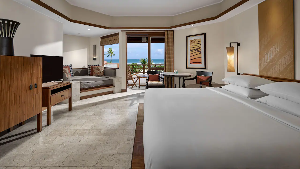 BALGH-P0694-Ocean-View-King-Bedroom.16x9