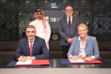 Batelco-and-Qareeb-Sign-Agreement-1980x1335