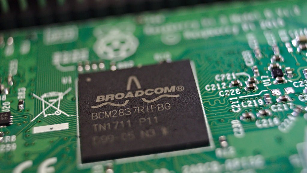 Former Broadcom engineer charged with stealing data center trade secrets  for Chinese startup - DCD