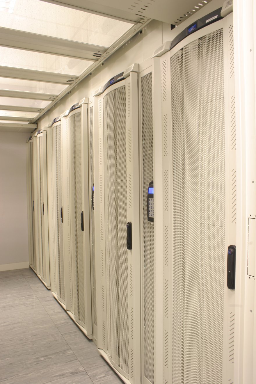 CAN130002 Cannon Technologies Cold Aisle Cocooning in a data centre