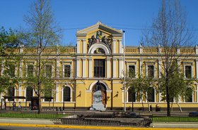 Casa_central_de_la_U._de_Chile.jpg