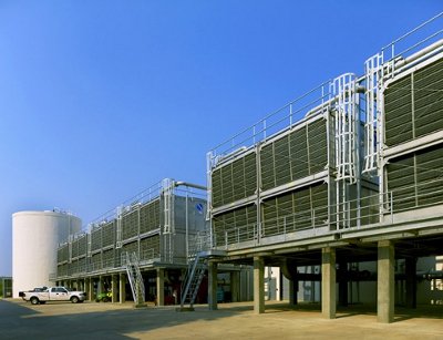Chillers-at-DuPont-Fabros-ACC4-data-center.jpg