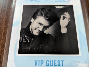 Giacomo Lee as David Bowie