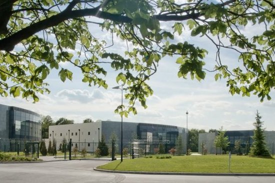 DATA4_PARIS-SECURE-data-center-CAMPUS-1024x427.width-880
