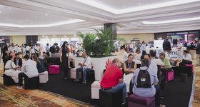DCDConnectDay2-BusLounge