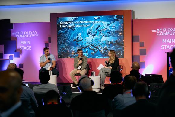 – (L-R): Ken Claffey, VDURA; Jonmichael Hands, FarmGPU; Charlotte Trueman, DCD; Berenice Baker/SDxCentral