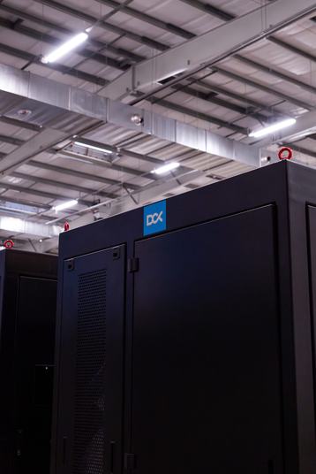 Оборудование DCX Liquid Cooling Systems для прямого жидкостного охлаждения серверов