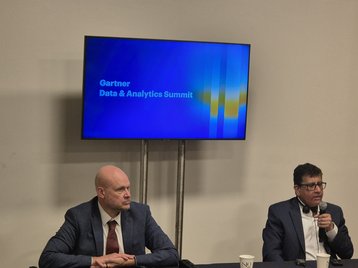 Da esq para a dir - Jorg Heizenberg (Vice-Presidente e Analista do Gartner) e Deepak Seth (Diretor Analista do Gartner) 2