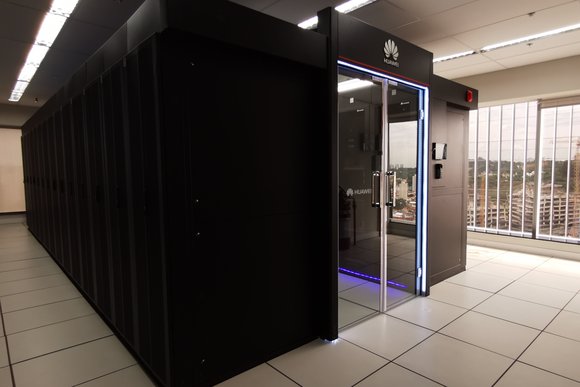 Data center modular inteligente FusionModule2000.jpg