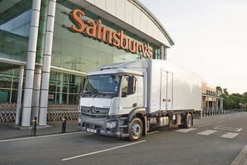 A Sainsbury's refrigerated truck powered by a Dearman engine