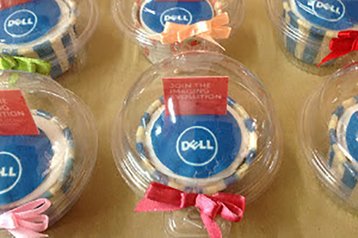 dell cupcakes by mom and daughter cakes