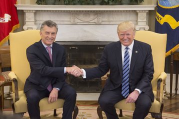 Presidents Donald Trump and Mauricio Macri in The Oval Office