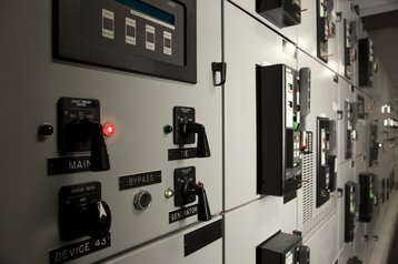 electricity circuit breakers safety distribution thinkstock photos huntstock