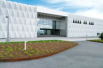 Equinix_IBX_Montreal.jpg