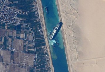 Ever_Given_in_Suez_Canal_viewed_from_ISS.jpg