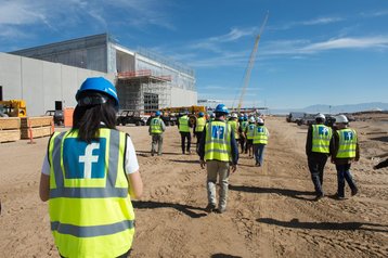 Construction workers on the Las Lunas site