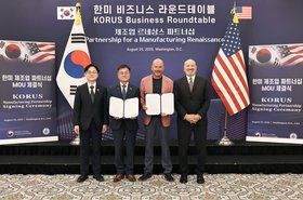 Fermi_America_Pictured_from_left_Kim_Jung_kwan_Korean_Minister_of_Trade_Jongdoo_Kim_President_of