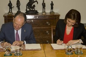 Firma acuerdo CNI_Microsoft.JPG