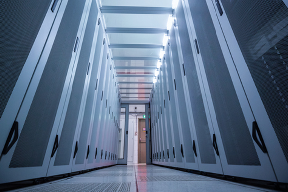 GETTY__DATA_CENTER_EDGE.width-880