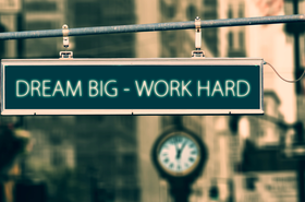 Gerd Altmann_Pixabay_dream-big-work-hard-5556539.png