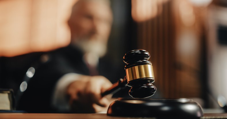 Judge dismisses most claims in Amazon lawsuit against former AWS real estate managers - Vimarsana News