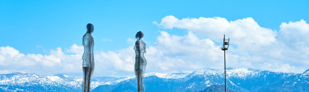giant sculptures Ali Nino