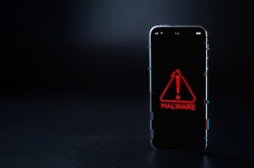 Hacker seguridad ciberataque smartphone - Malware