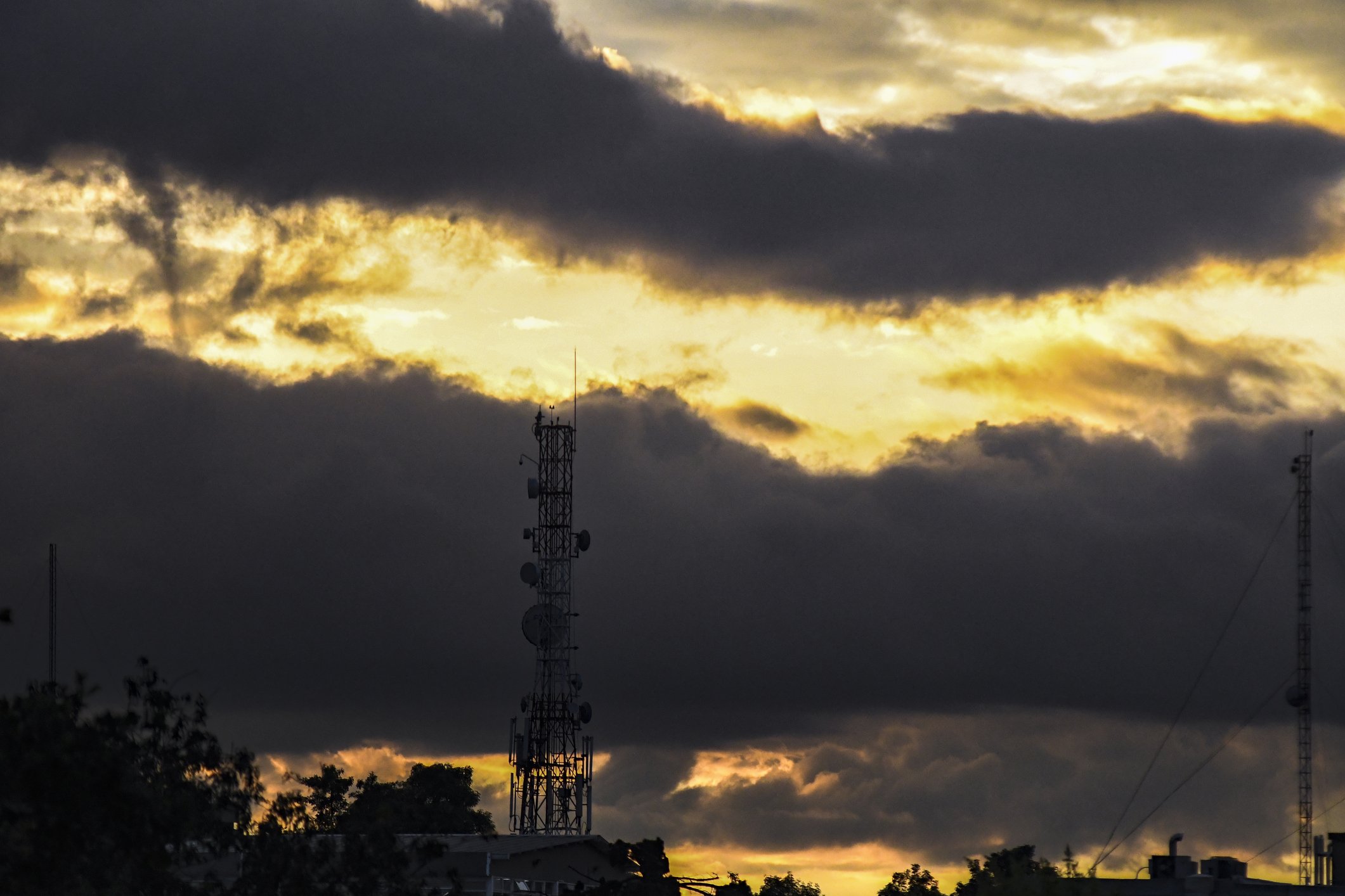 Tigo Colombia to sell 1,100 towers to KKR in Colombia - DCD