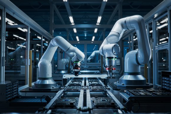 Advanced High Precision Robot Arms on Fully Automated PCB Assembly Line