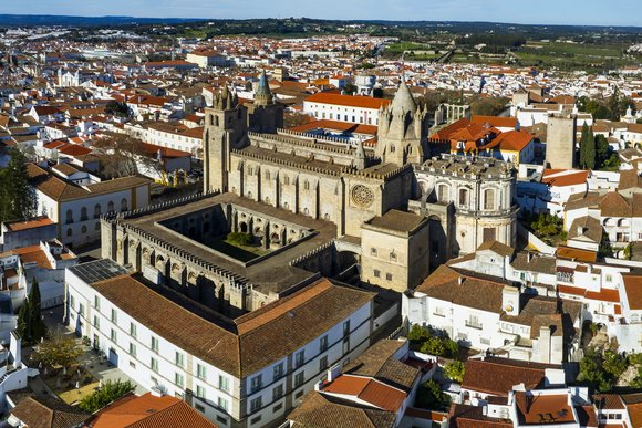 Évora