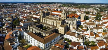 Évora